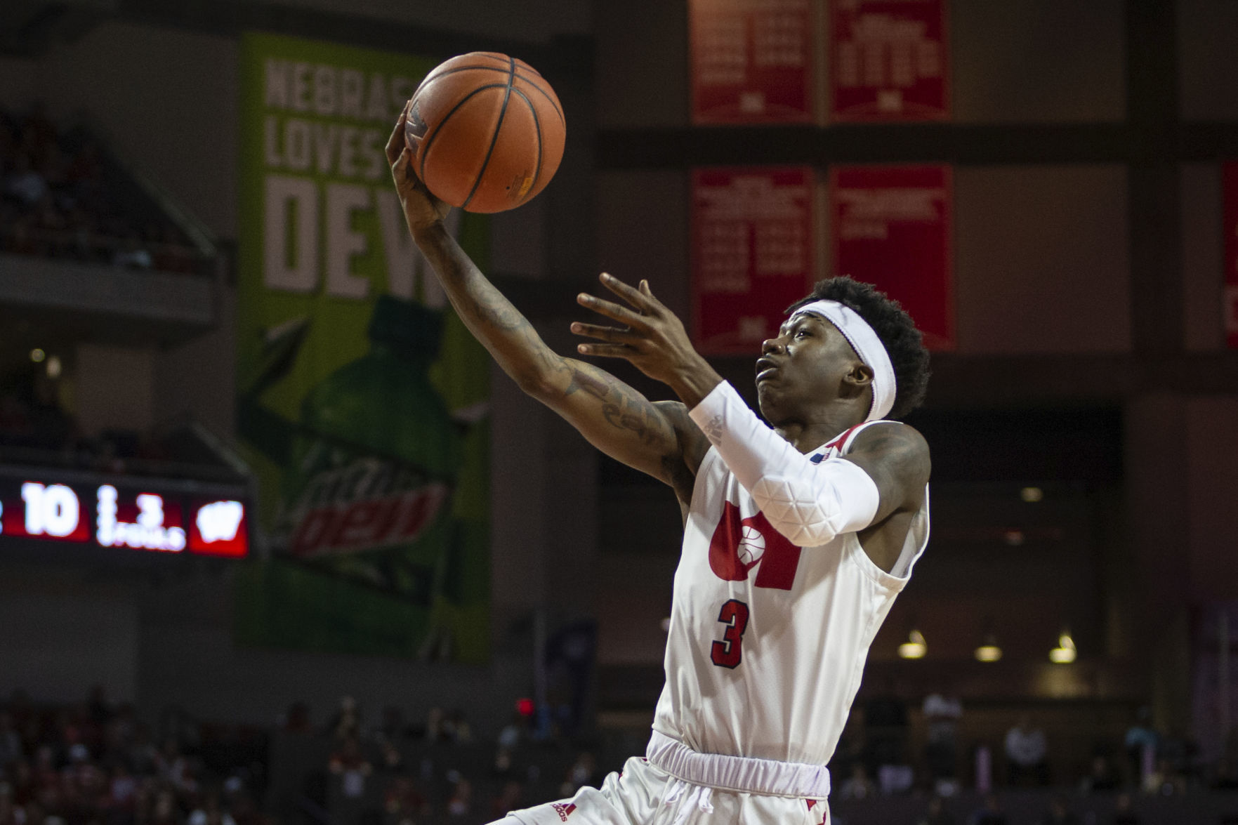 Badgers 81, Cornhuskers 64